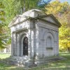 Heinz_mausoleum,_Homewood_Cemete.jpg